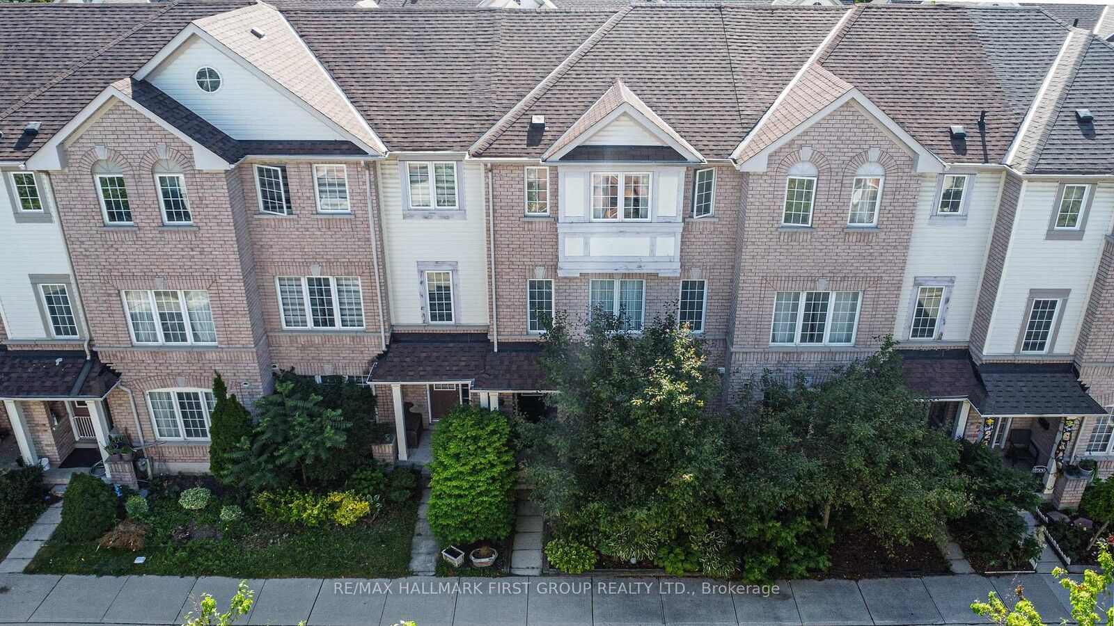 Property Photo:  1850 Kingston Road 67  ON L1V 0A2 