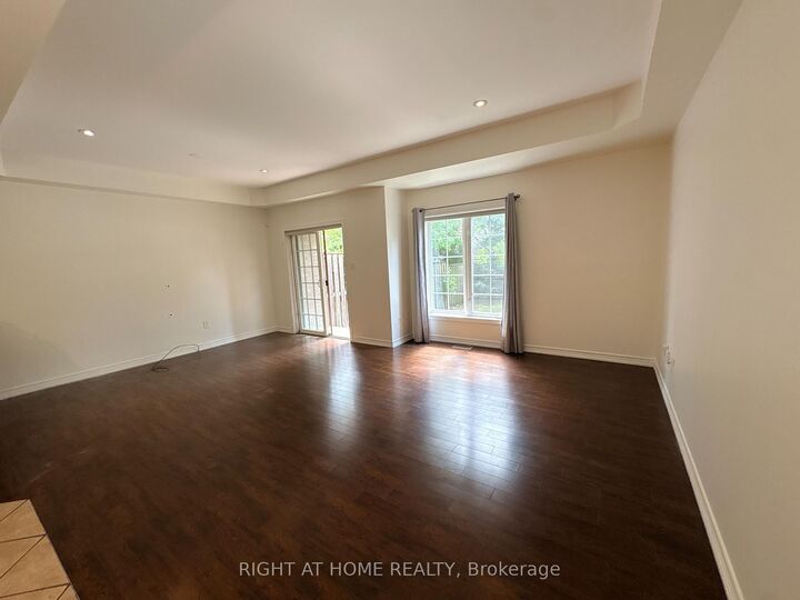 Property Photo:  4029 Alexan Crescent  ON L7M 5A8 