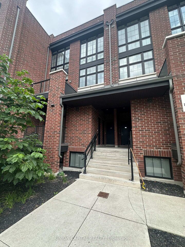 Property Photo:  2 Linsmore Place 306  ON L4A 4T4 