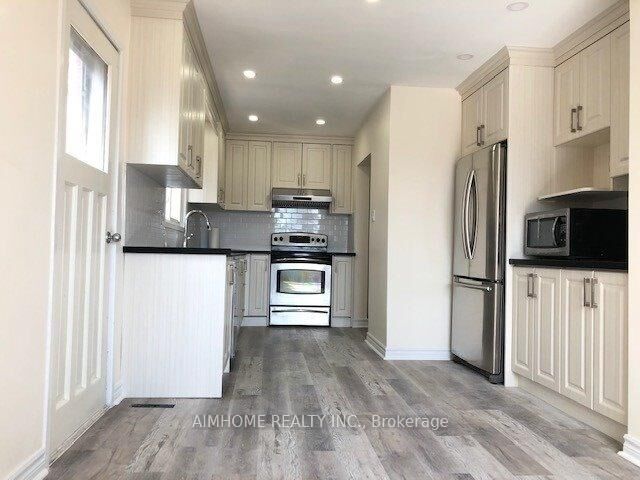 Property Photo:  5 Reiber Crescent  ON M2H 1C3 