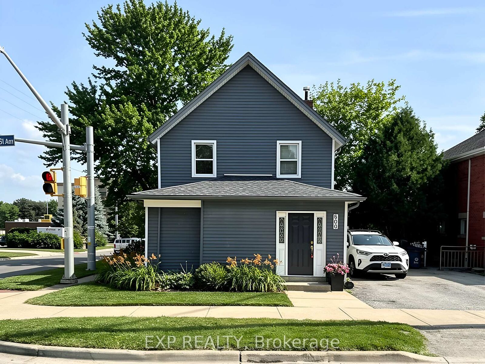 Property Photo:  200 Waterloo Avenue Main  ON N1H 3J5 