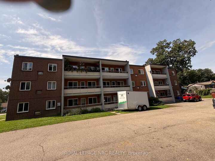 Property Photo:  6035 Murray Street 34  ON L2G 2K4 