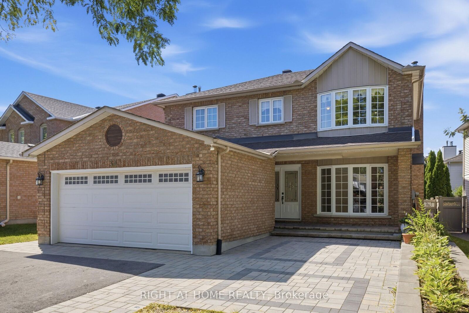 Property Photo:  34 Cellini Court  ON K1G 5K3 