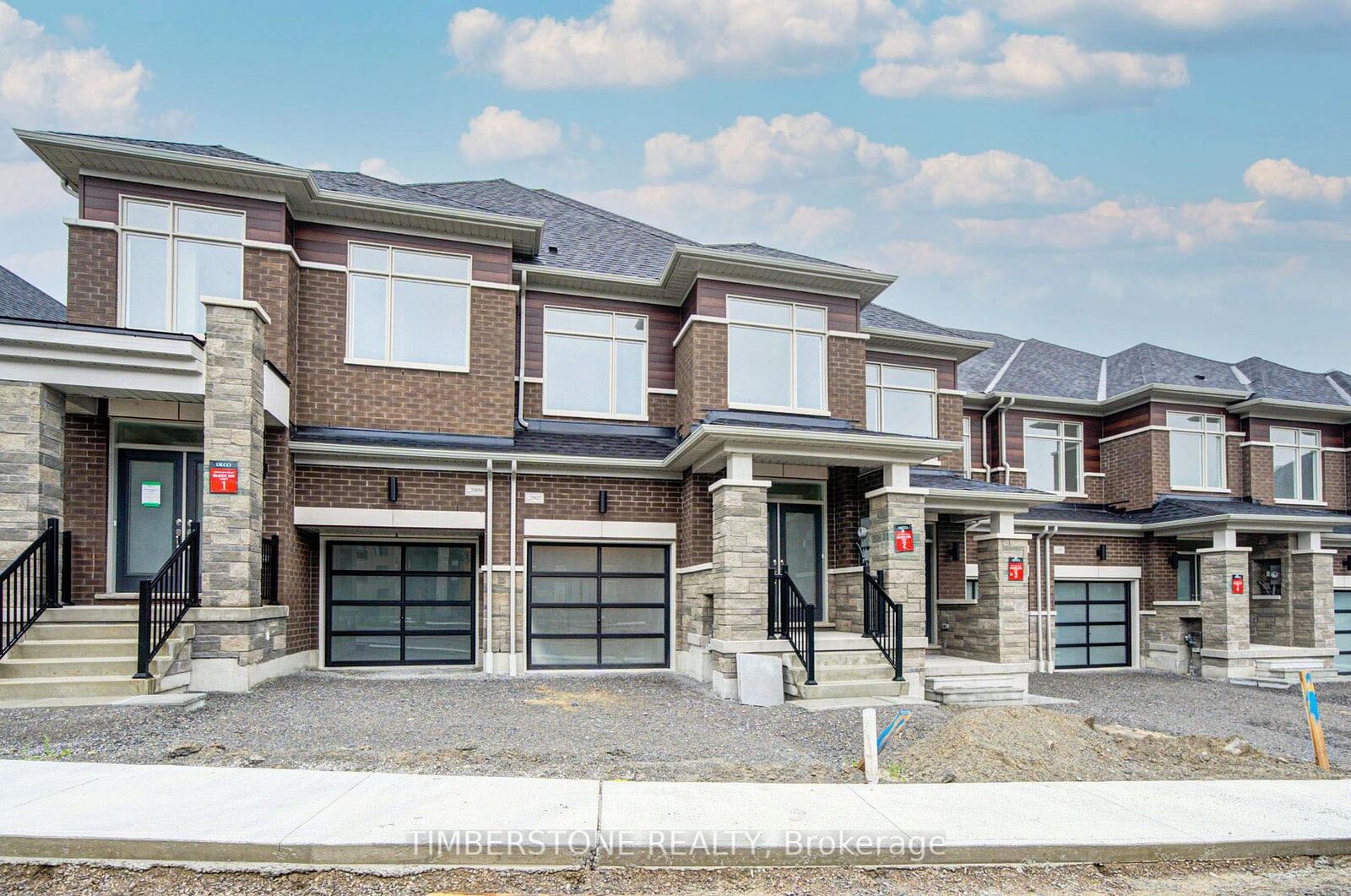 Property Photo:  2907 Nakina Street  ON L1X 0P7 