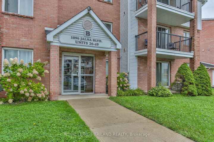 Property Photo:  1096 Jalna Boulevard 31  ON N6E 3B8 