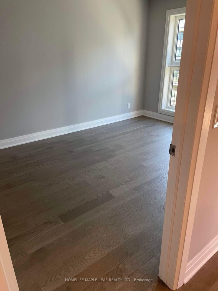 Property Photo: 128 Grovewood Common 524 ON L6H 0K3