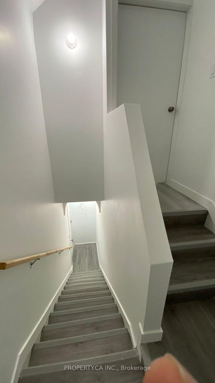 Property Photo:  395 Gladstone Avenue A  ON K2P 0Y9 