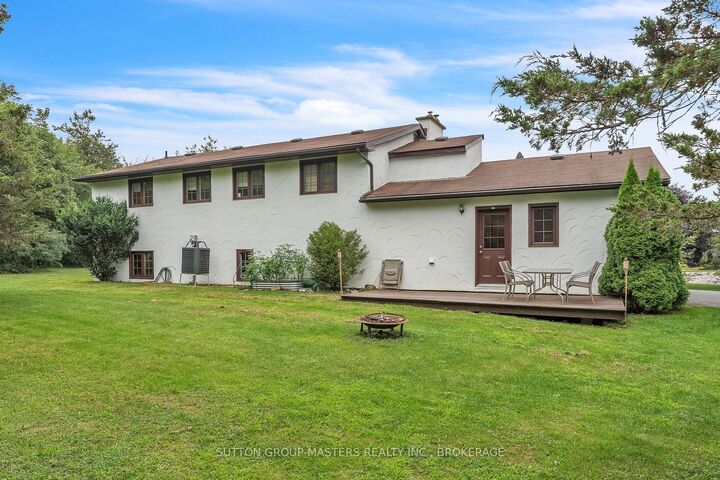 Property Photo:  2 Stonehead Circle  ON K7L 4V1 