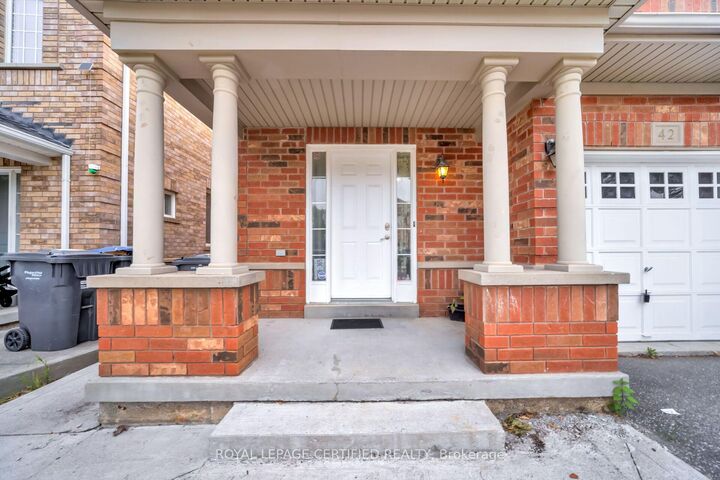 Property Photo:  42 Trumpet Valley Boulevard  ON L7A 3N8 