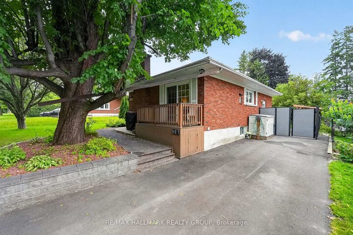 Property Photo:  987 Neville Street  ON K2B 5W1 