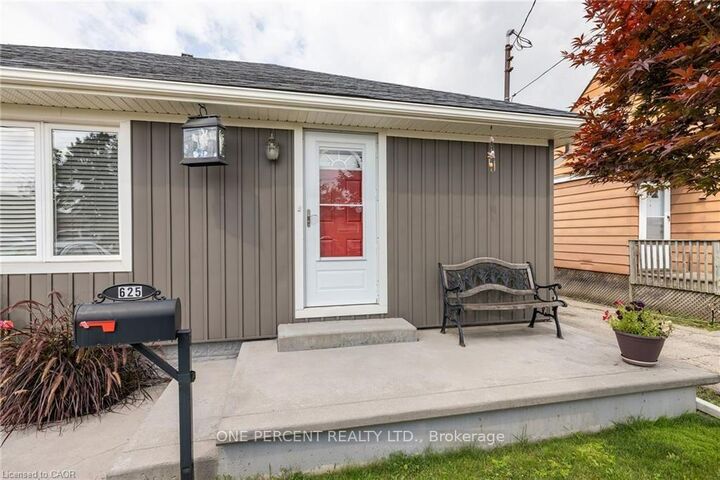 Property Photo: 625 Tate Avenue ON L8H 6L4