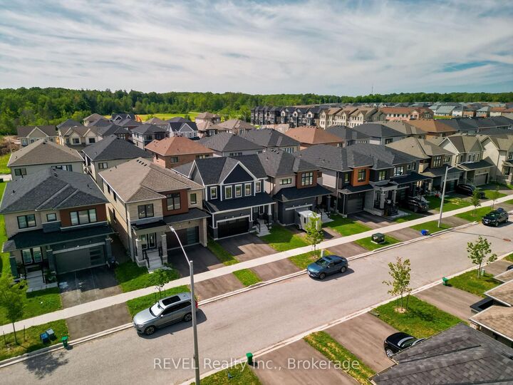Property Photo:  111 Sunflower Crescent  ON L3B 0L1 