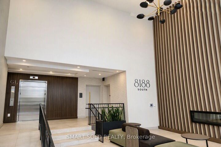 Property Photo:  8188 Yonge Street 520  ON L4J 0M2 