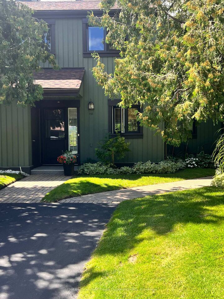 Property Photo:  152 Escarpment Crescent 12  ON L9Y 5B4 