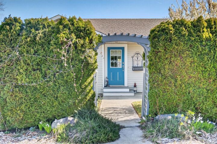 Property Photo:  4521 Sunwood Pl  BC V0R 1G0 