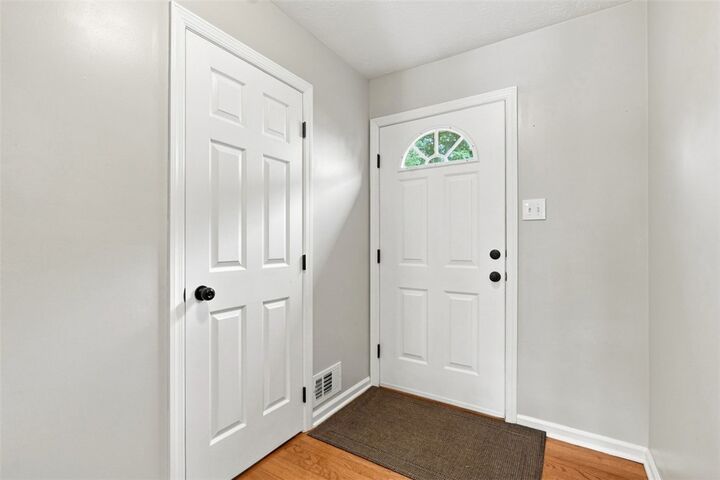Property Photo:  3033 Estate Dr  PA 15071 