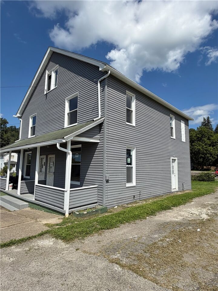 Property Photo:  1303 Grimes St  PA 16101 