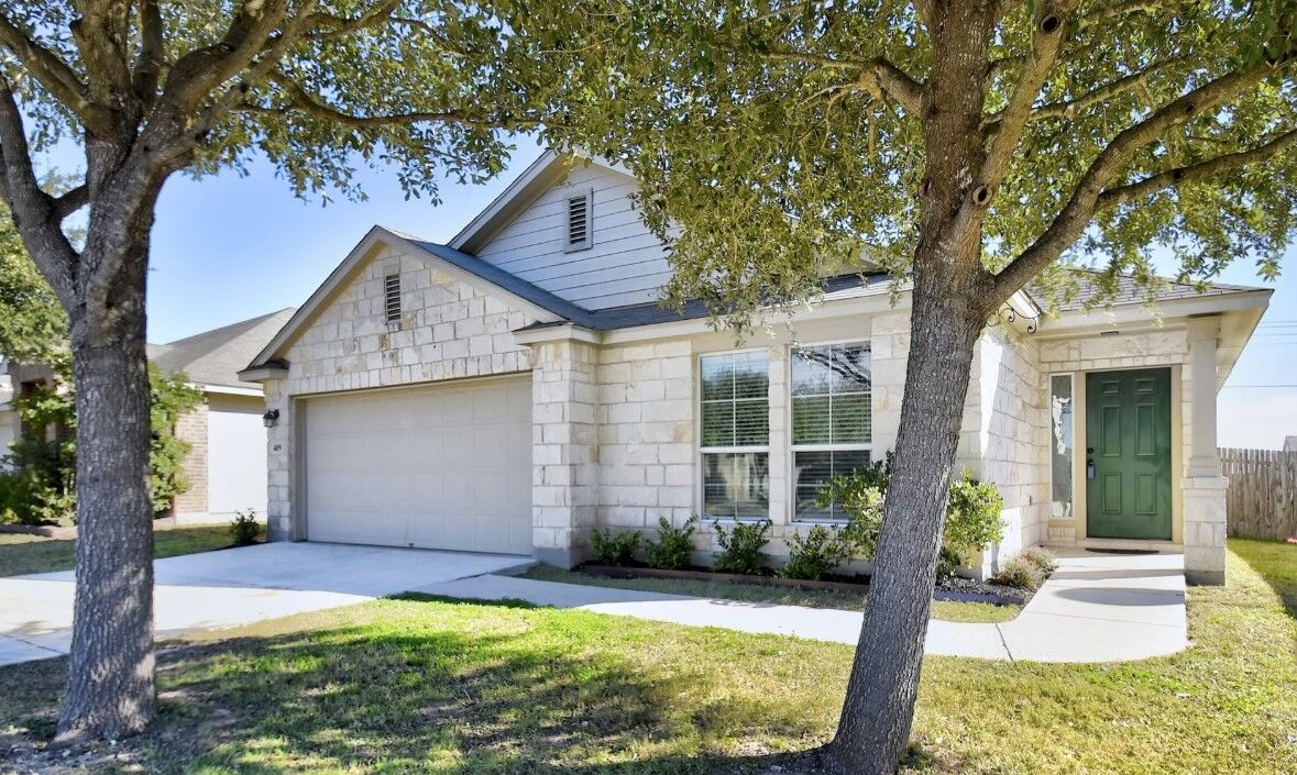 Property Photo:  409 Teron Drive  TX 78666 