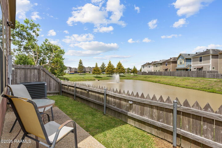 Property Photo:  111 Villa Park Lane  LA 70508 