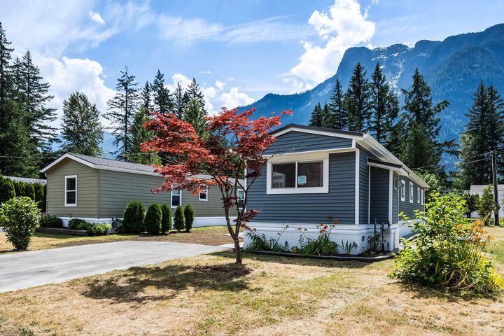 Photo de la propriété:  65367 Kawkawa Lake Road 28  BC V0X 1L1 