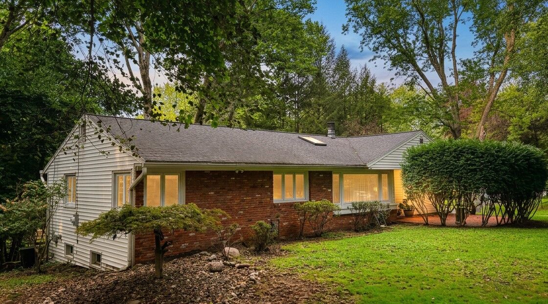Property Photo:  2 Red Fox Run  NY 14534 