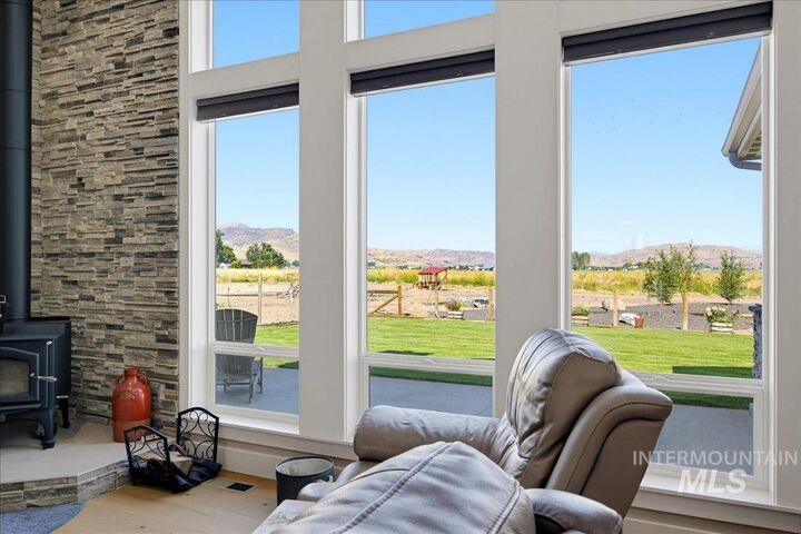 Property Photo:  418 Skyview Ln  ID 83617 