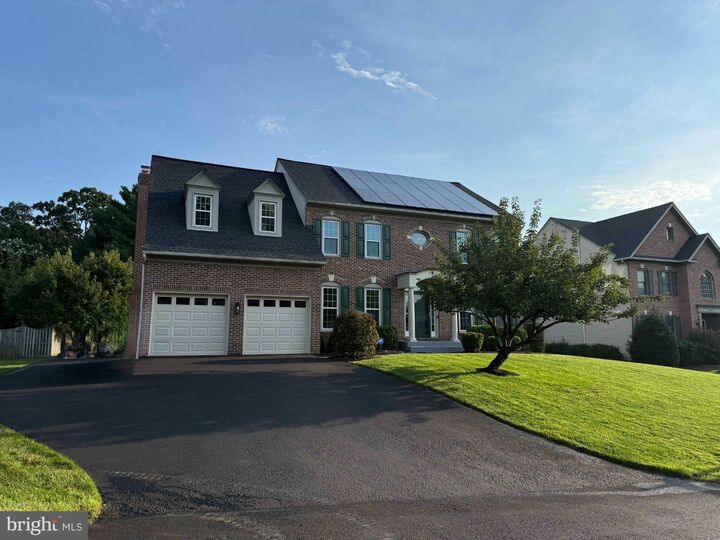 Property Photo: 5604 Willow Crossing Court VA 20124