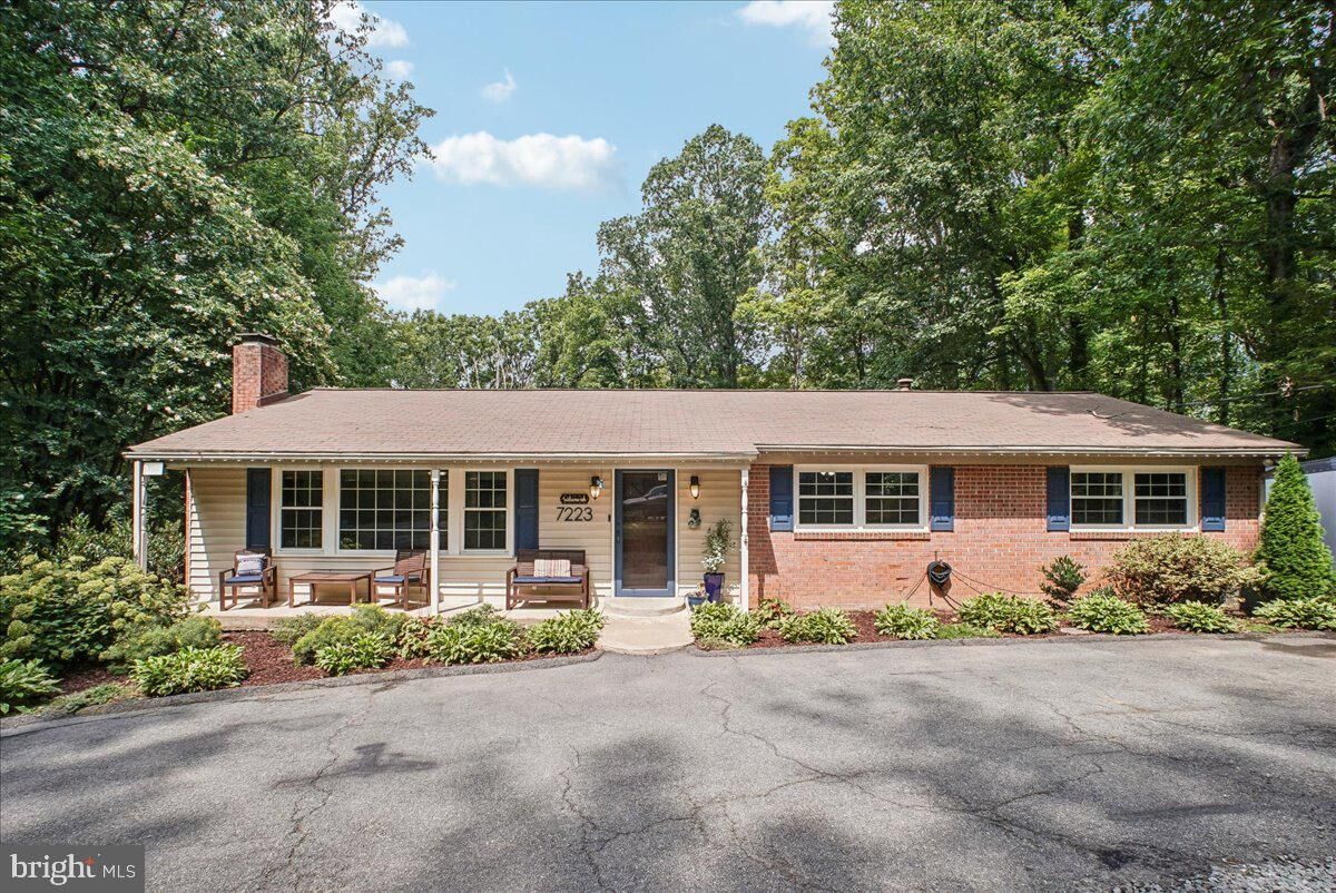 Property Photo:  7223 Oriole  VA 22150 