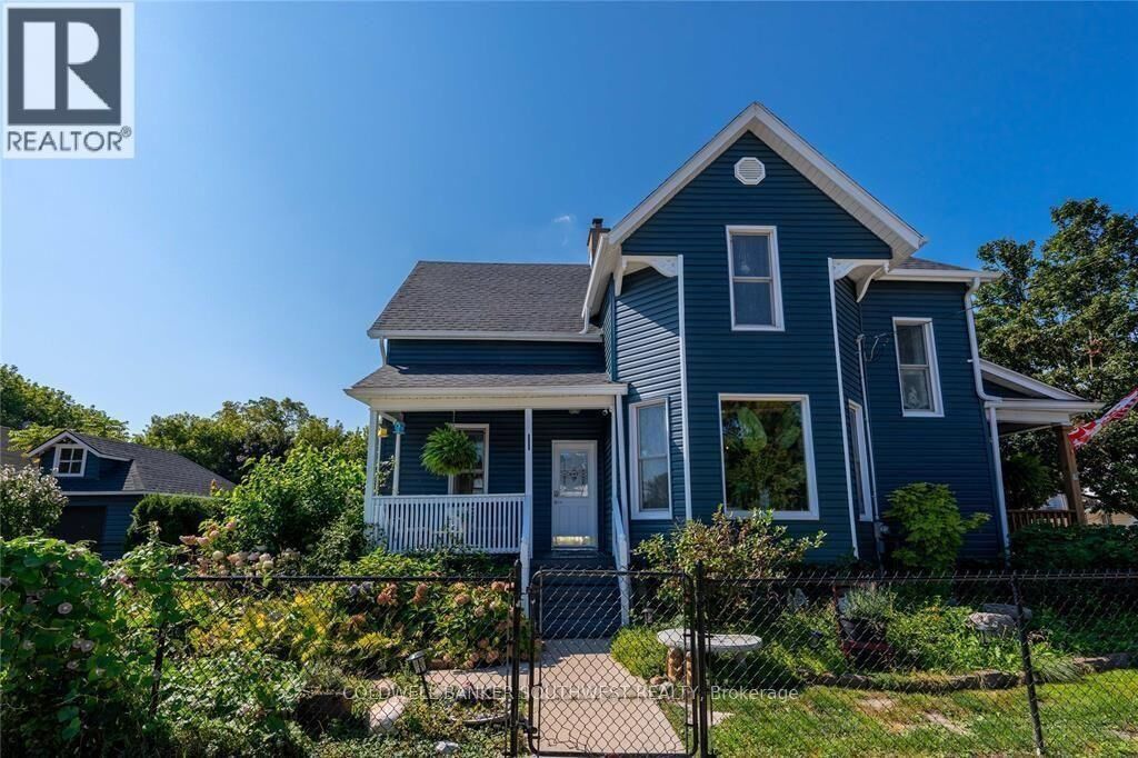 Property Photo:  224 Vidal Street South  ON N7T 2T7 