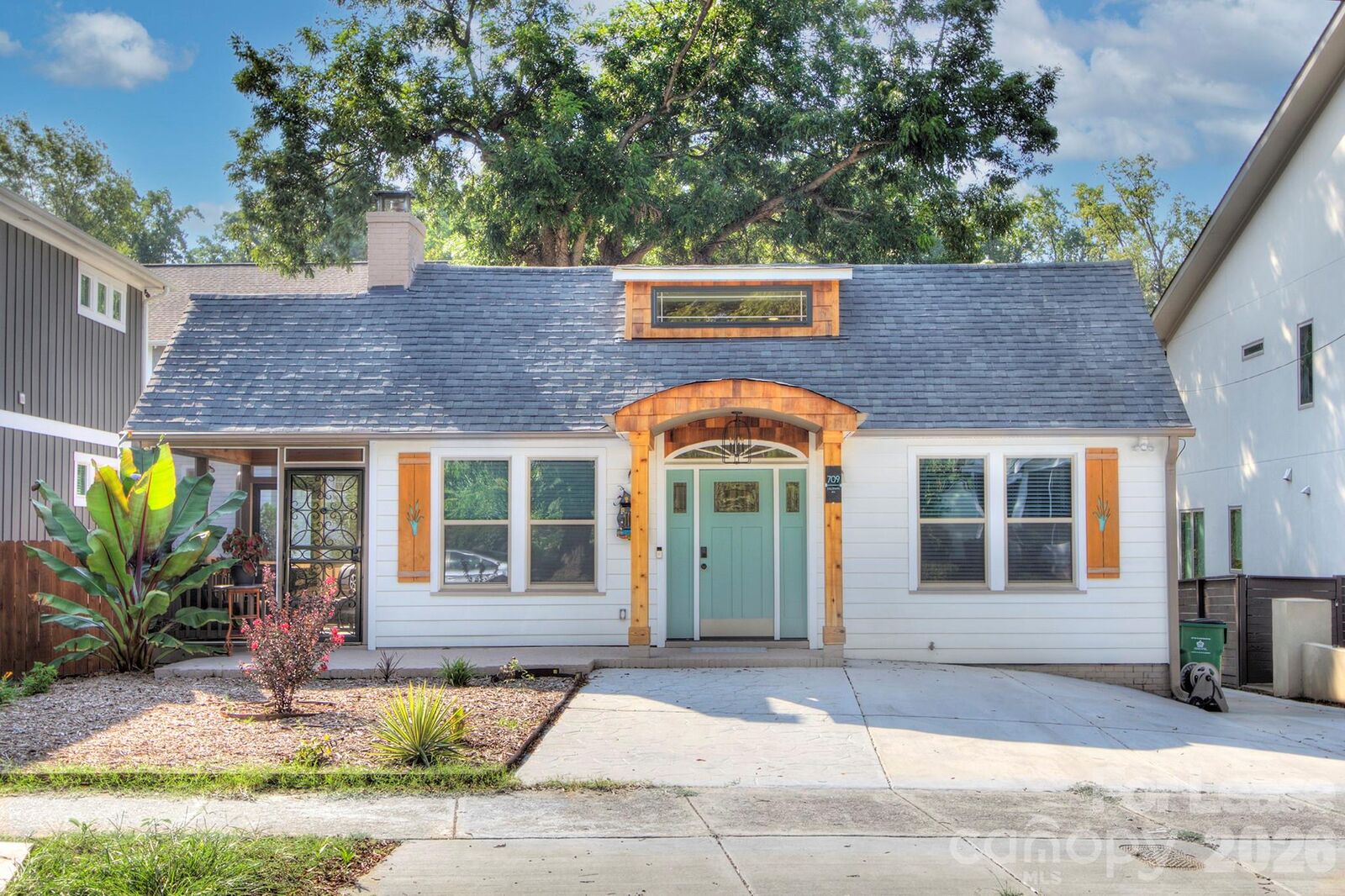 Property Photo: 709 Baldwin Avenue B NC 28204