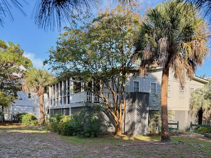 Property Photo:  2863 Middle Street  SC 29482 