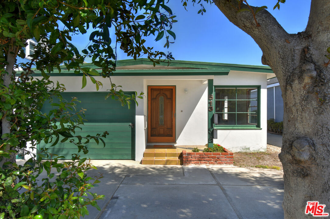 Property Photo: 513 24th Pl CA 90254