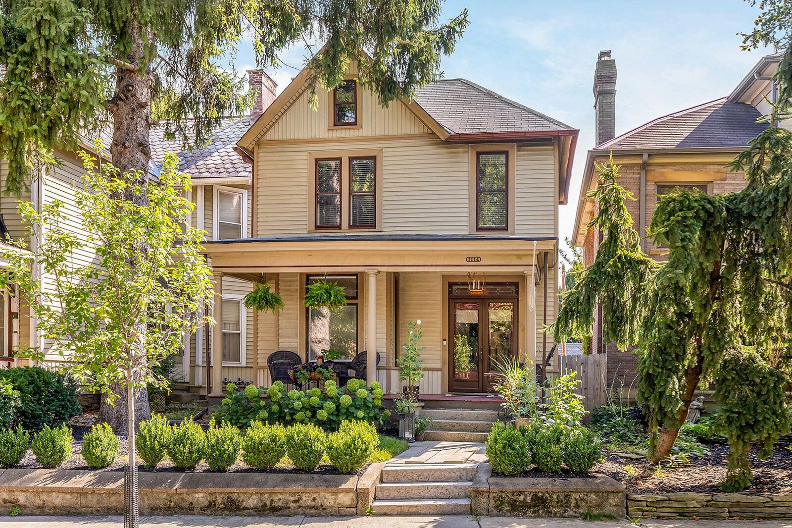 Property Photo: 1114 Neil Avenue OH 43201
