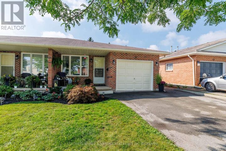 Photo de la propriété: 11 Woodland Drive ON L3C 7C9
