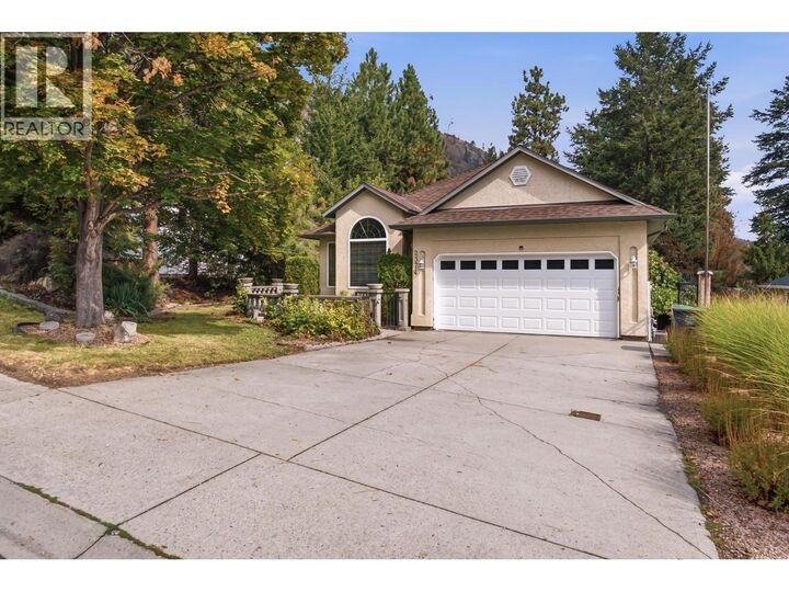 Property Photo: 2374 Shannon Woods Drive BC V4T 2M1