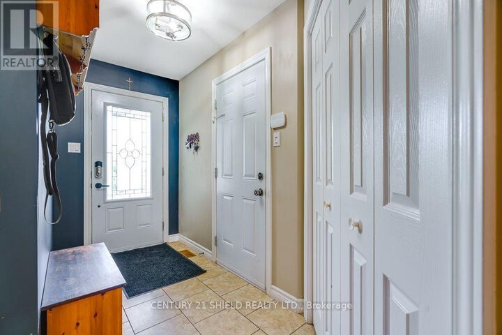 Property Photo:  46 Sunset Boulevard  ON K6H 7M3 