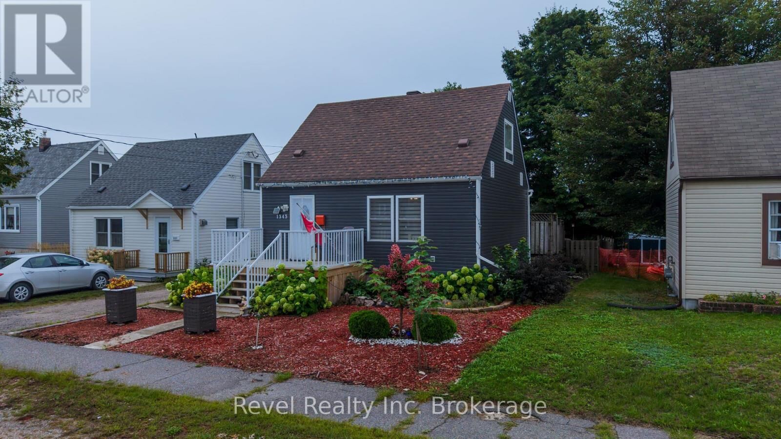 Property Photo:  1343 Copeland Street  ON P1B 3G2 