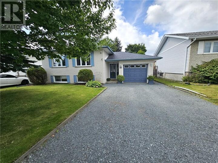 Property Photo:  94 Renee Crescent  ON P3L 1B7 