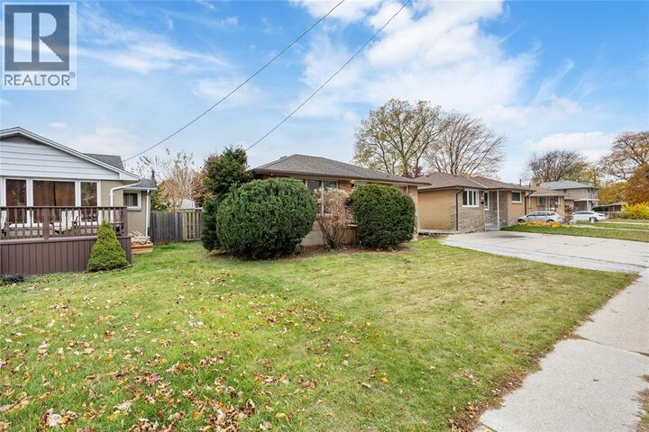 Property Photo: 1035 Wellington Street ON N7S 1E4