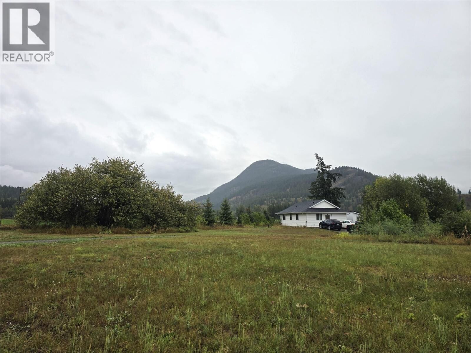 Property Photo:  197 24 Highway  BC V0E 2C0 
