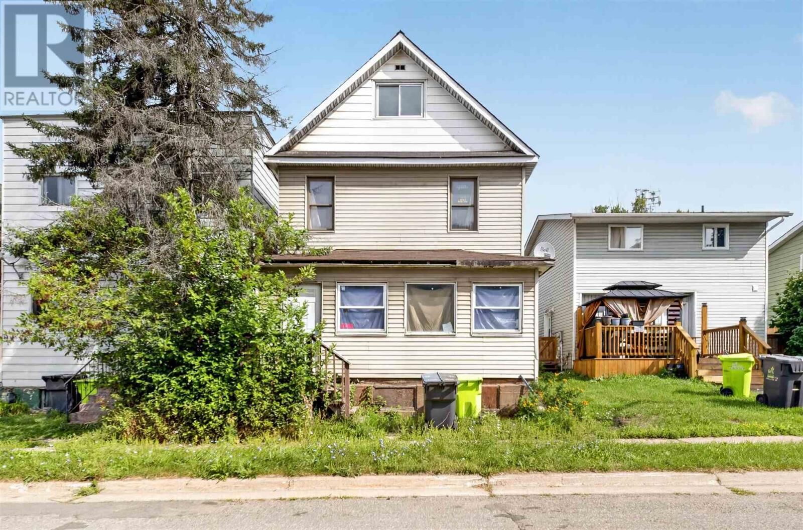 Property Photo:  678 Albert St  ON P6A 1C6 