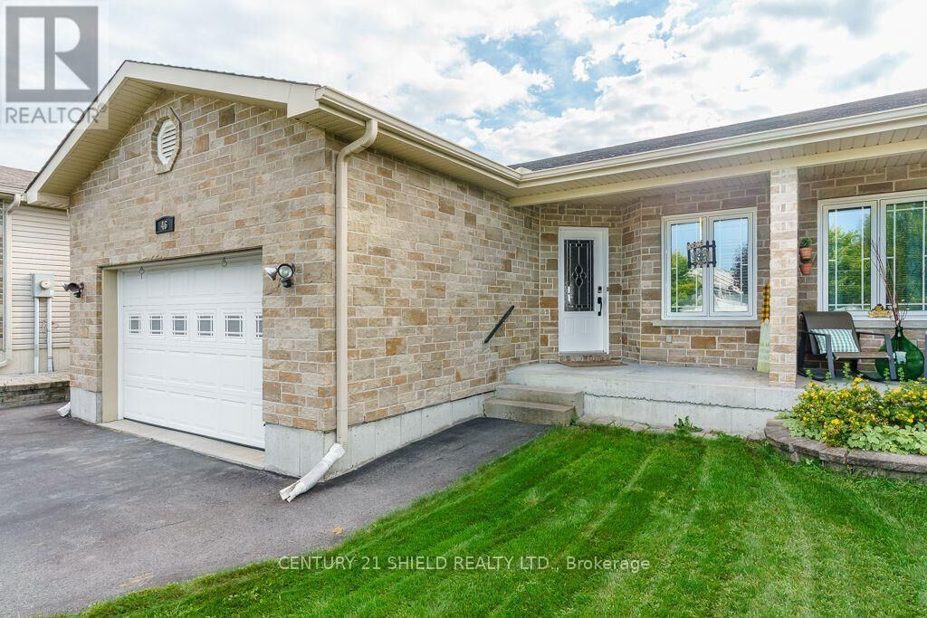 Property Photo: 46 Sunset Boulevard ON K6H 7M3