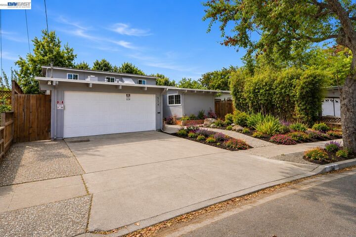 Property Photo:  554 Beechmont Lane  CA 94544 