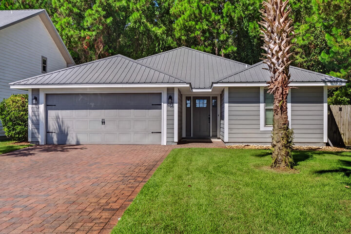 Property Photo: 40 Golden Eagle Court FL 32459