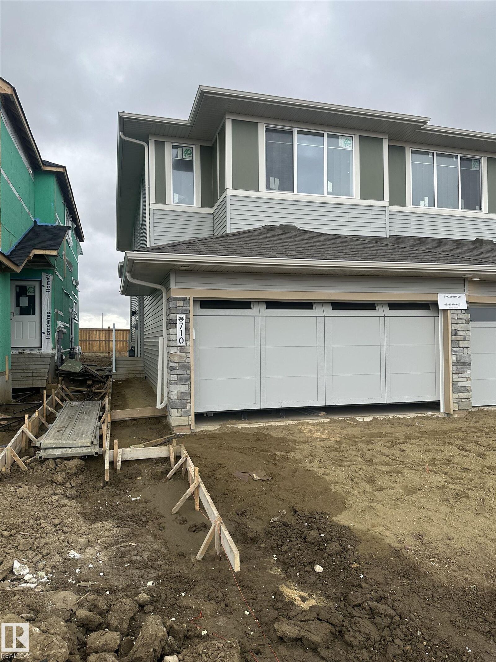 Property Photo:  710 22 Street SW  AB T6X 3M1 