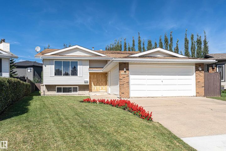 Photo de la propriété:  10530 173A Avenue NW  AB T5X 3H2 