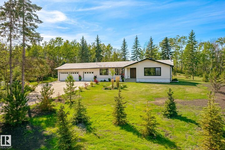 Property Photo: 52145 Rge Road 225 62 AB T8C 1C4