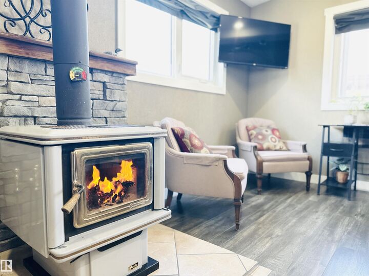 Property Photo:  4306 47 Street  AB T9A 1W6 