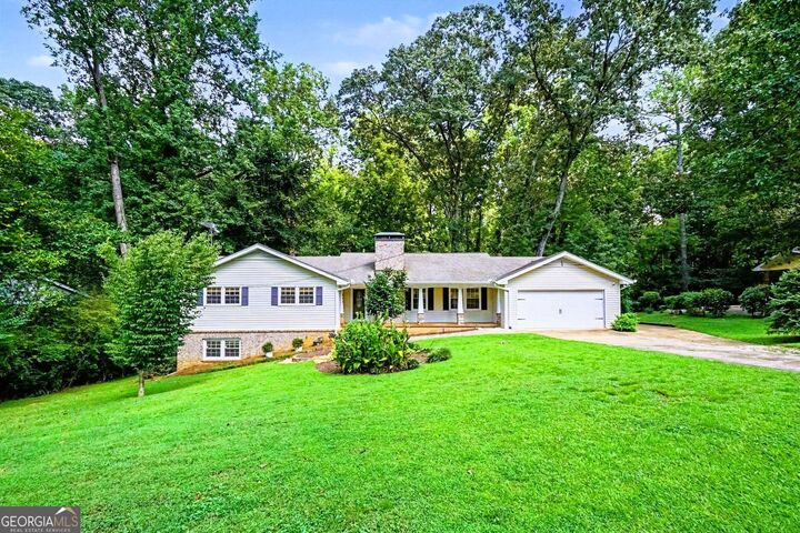 Property Photo: 578 Glennhaven Drive NW GA 30064