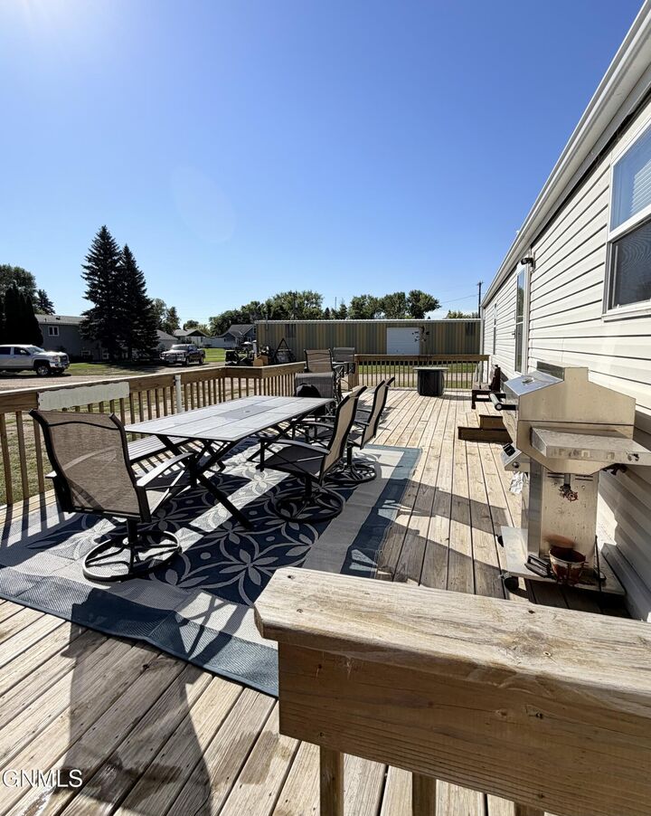 Property Photo:  105 State Street NE  ND 58467 